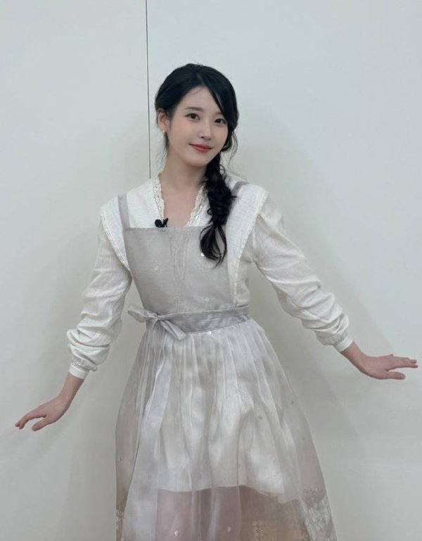 配资平台查询网站 IU公主风造型赏析